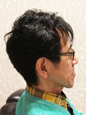 クセ毛を活かした脱コンサバ